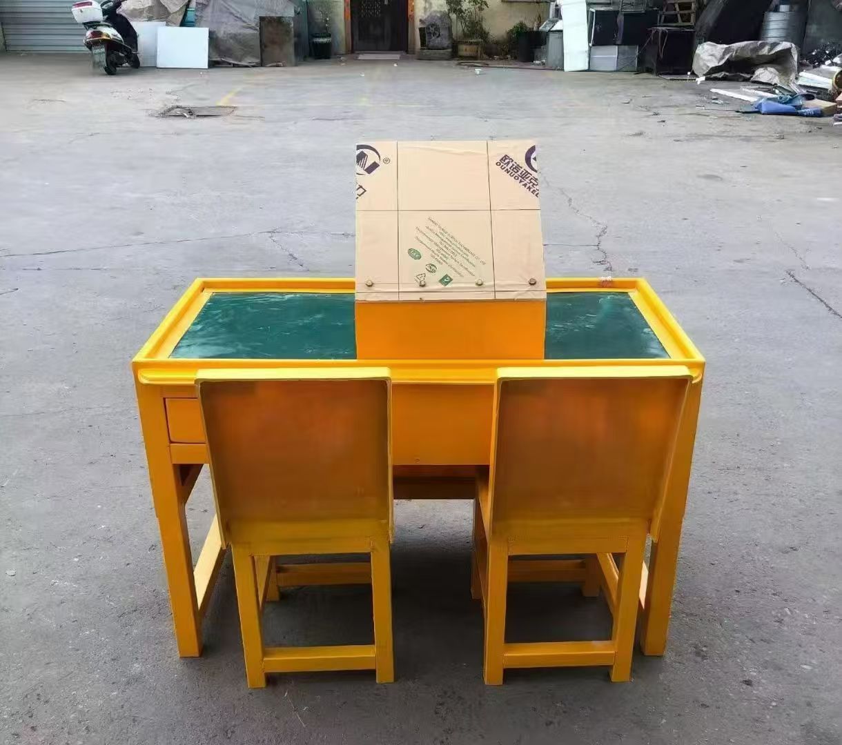 衢江防静电导通桌井下煤矿火工品发放桌：危险品流转的安全守护者